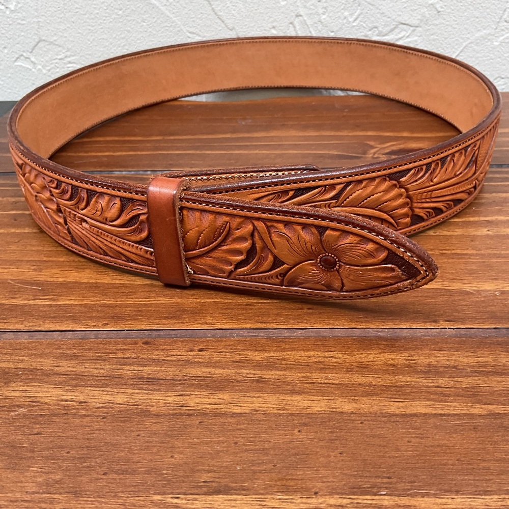 MONTY REED LEATHER BELT WITH HAND CARVED SHERIDAN STYLE FLORAL PATTERN